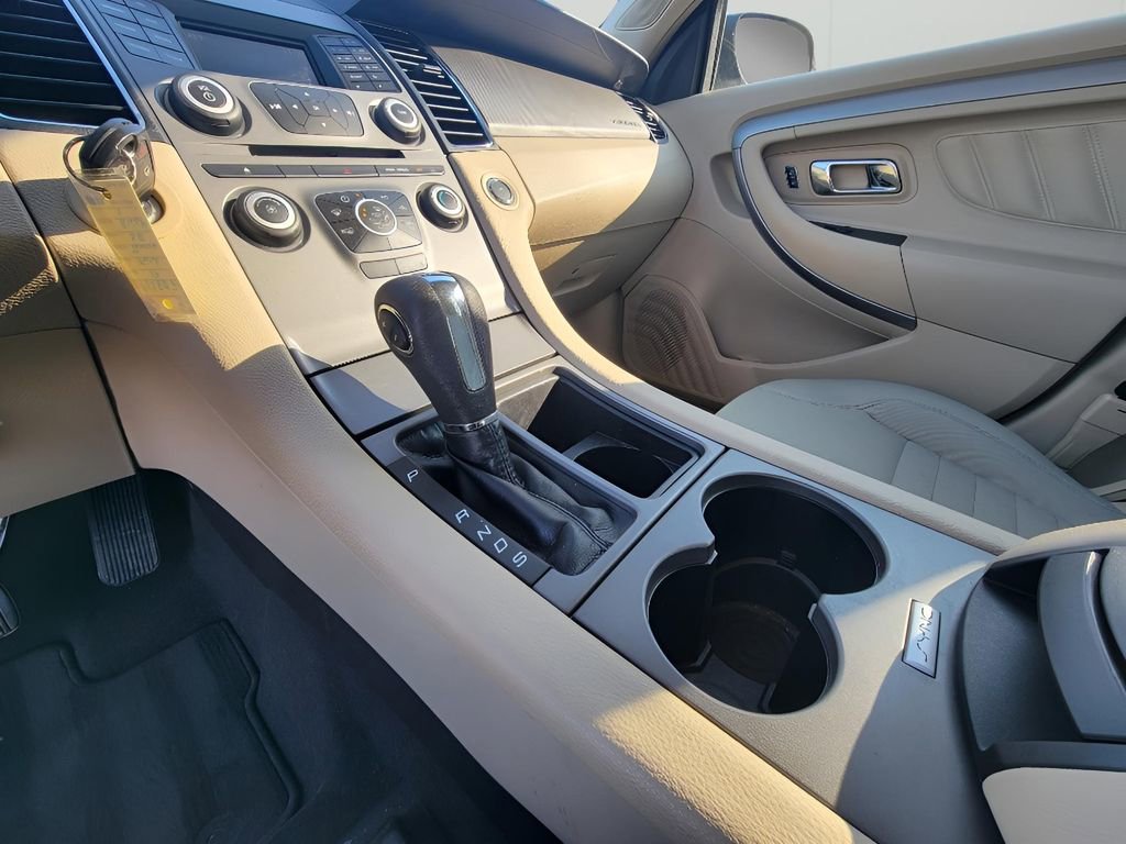 Used 2018 Ford Taurus SE image 21