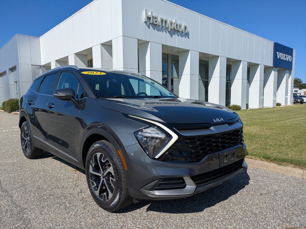 Used 2023 Kia Sportage EX AWD/4WD image 2