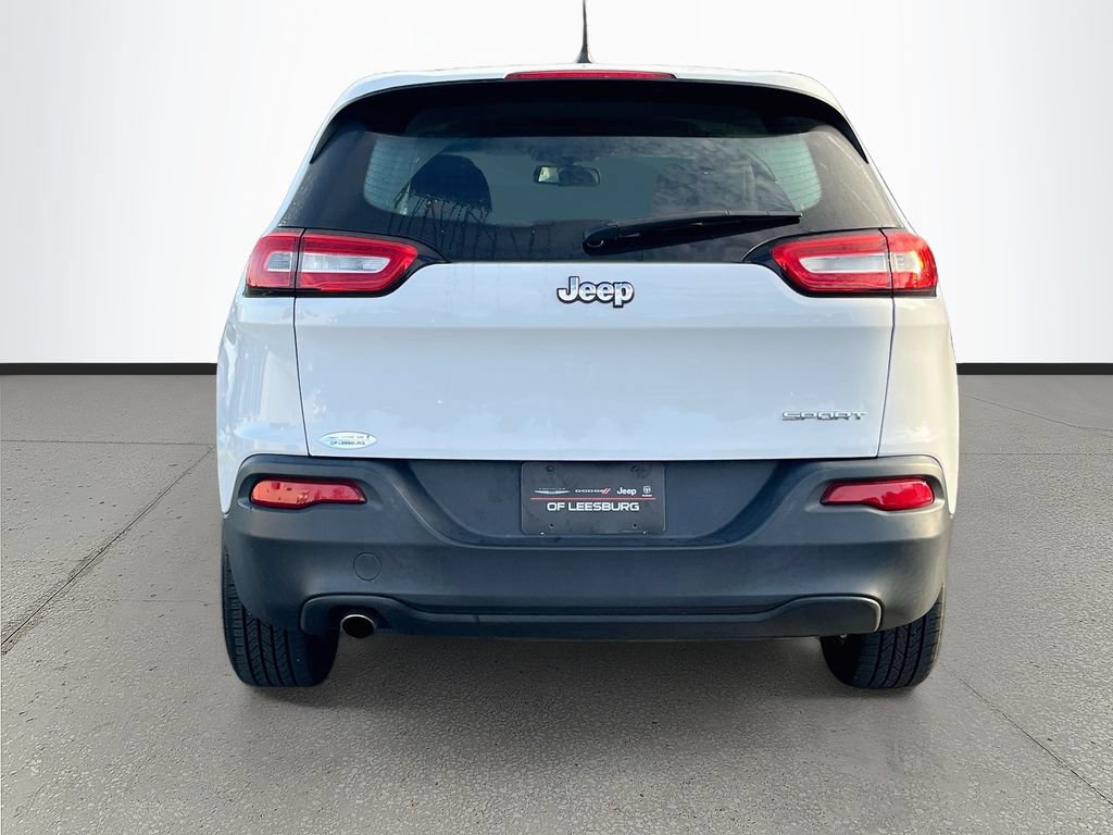 Used 2017 Jeep Cherokee Sport FWD image 6