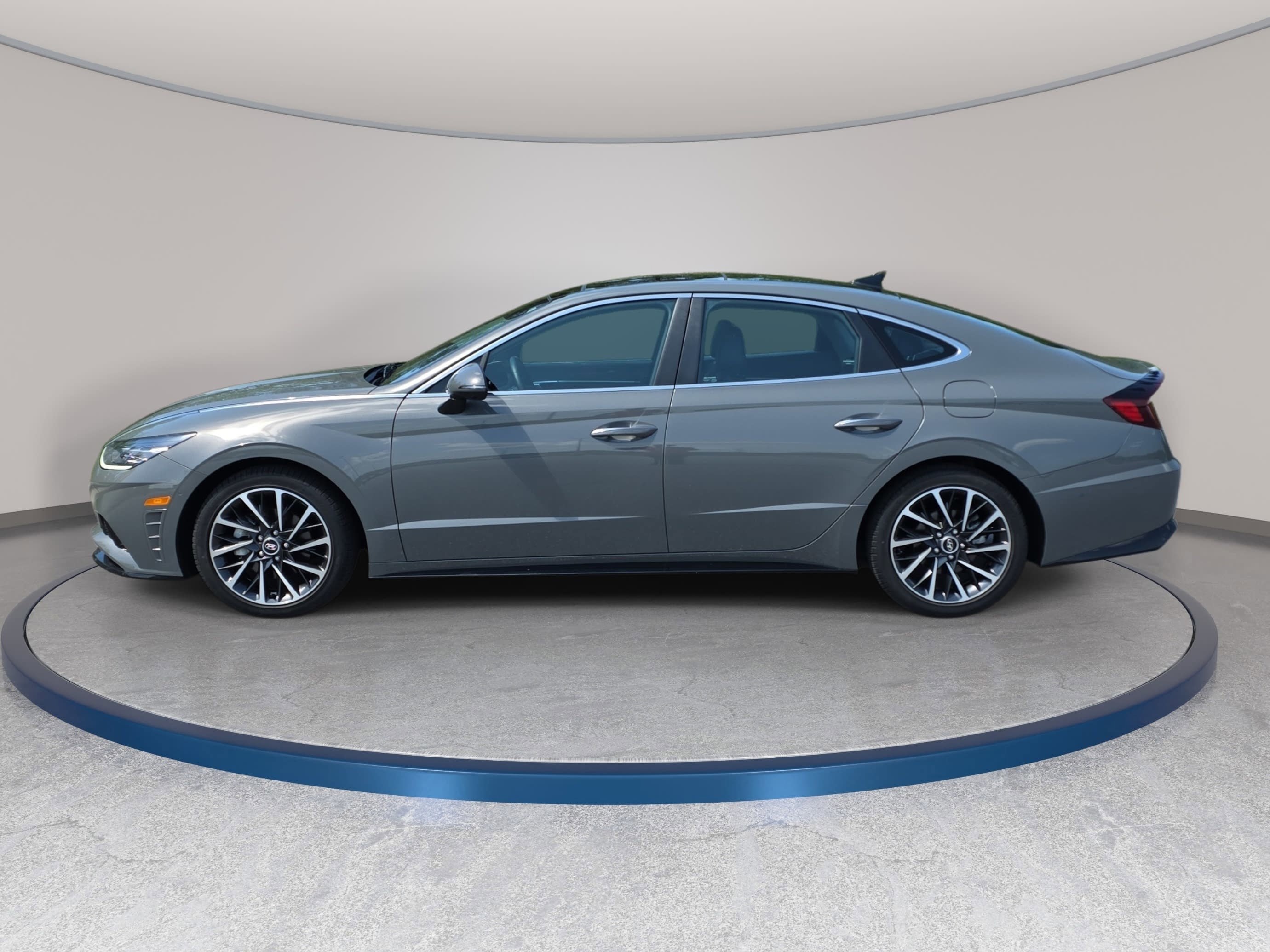 Used 2023 Hyundai Sonata Limited w/ Cargo Package image 8