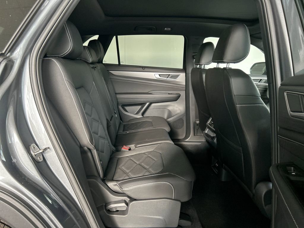 New 2025 Volkswagen Atlas Cross Sport SE image 36