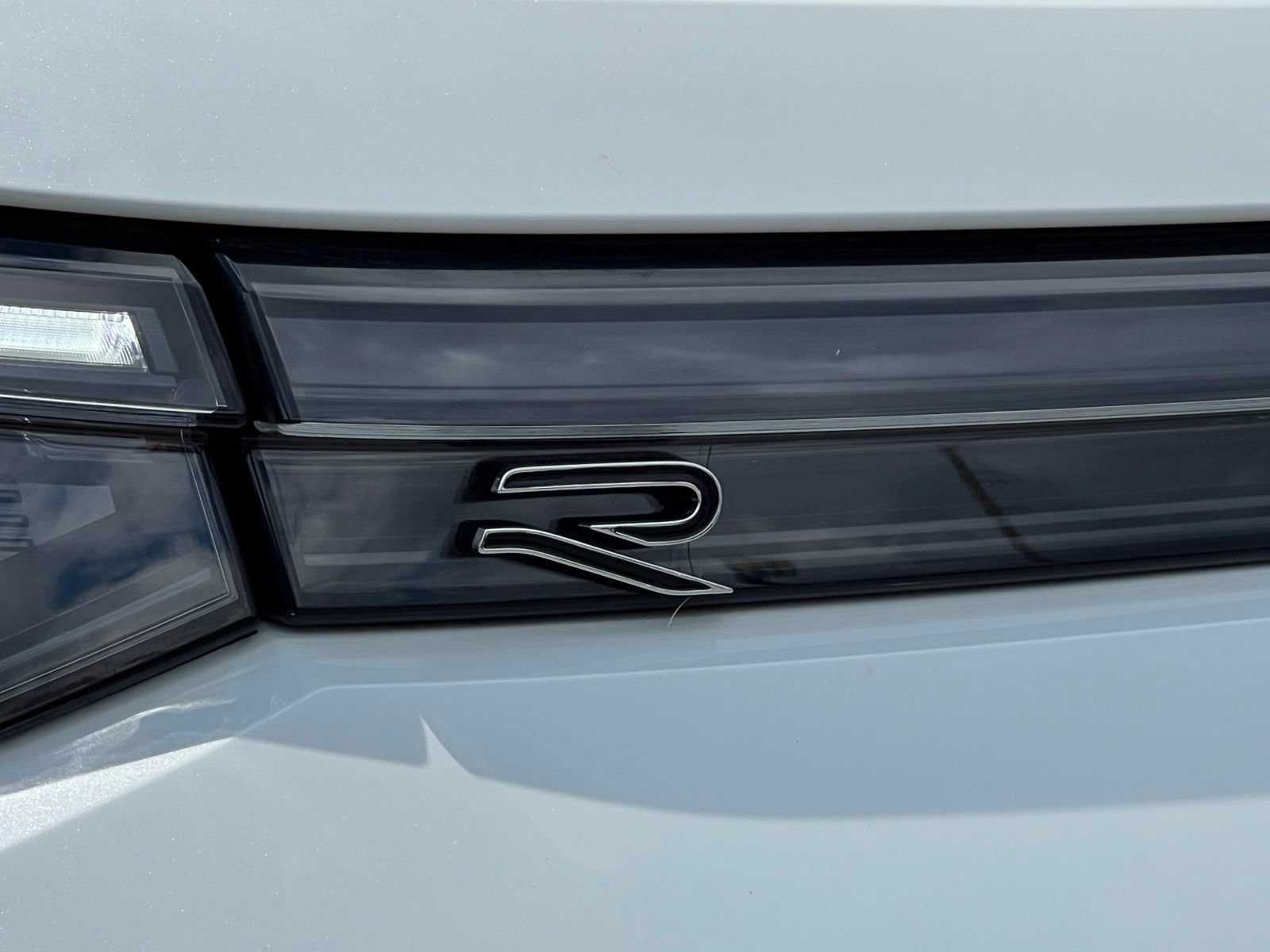 Used 2025 Volkswagen Tiguan SE R-Line AWD/4WD image 34