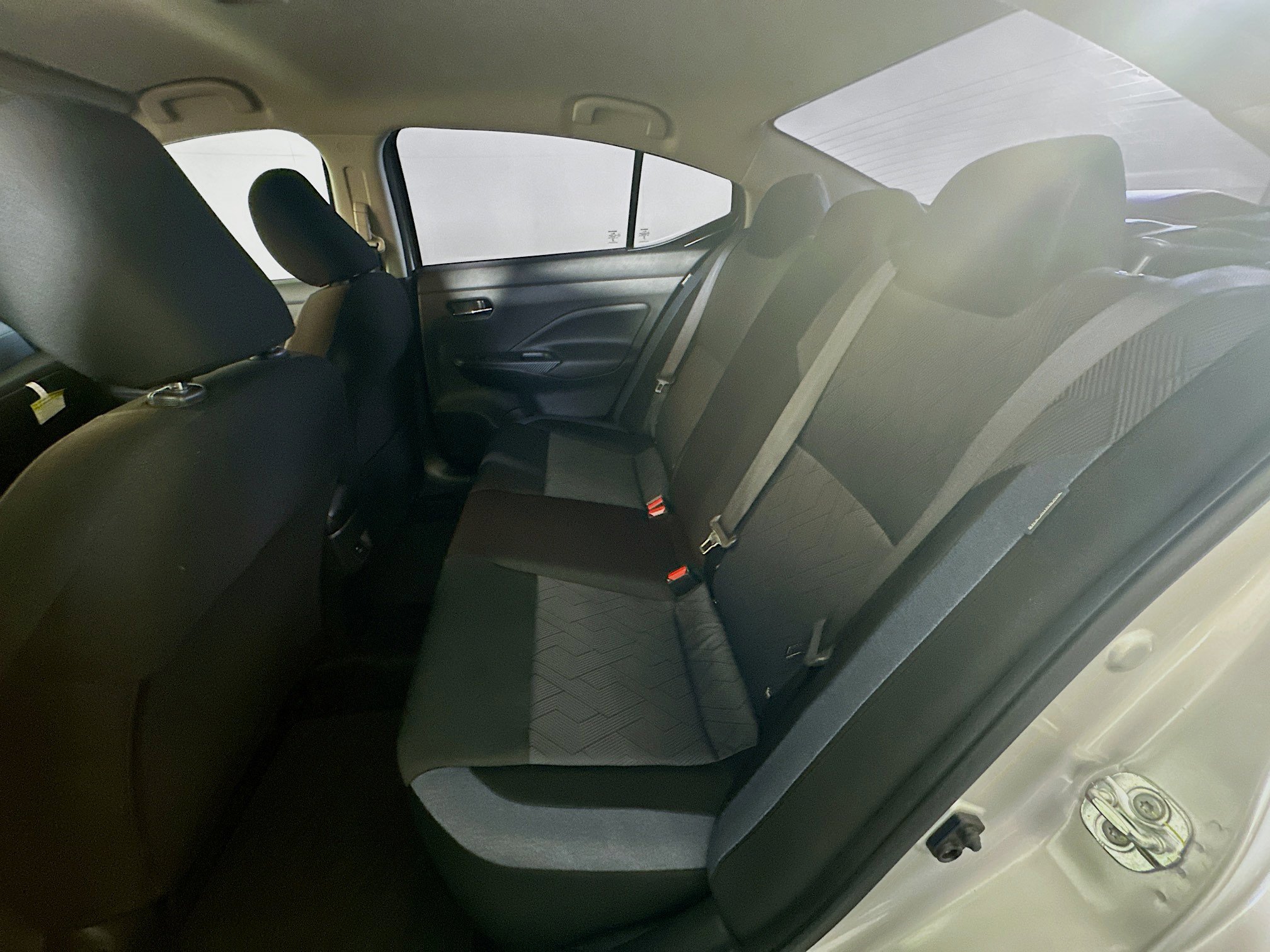 Used 2025 Nissan Versa SV w/ Trunk Package image 27