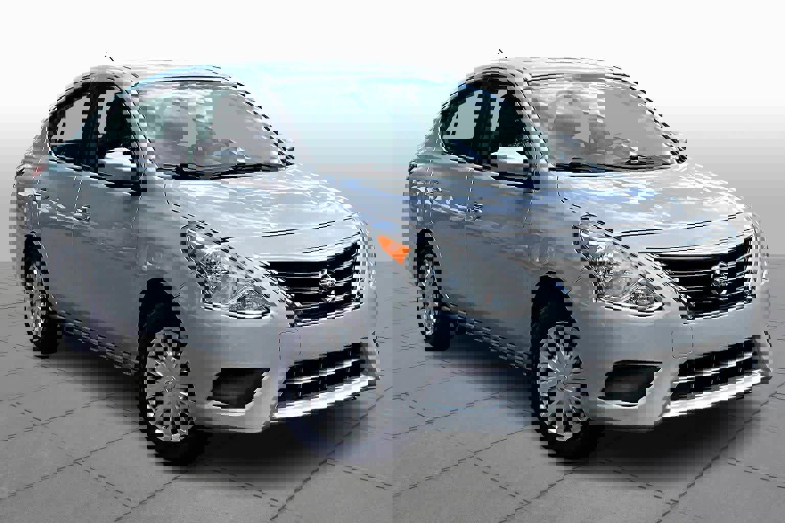 Used 2017 Nissan Versa SV image 3