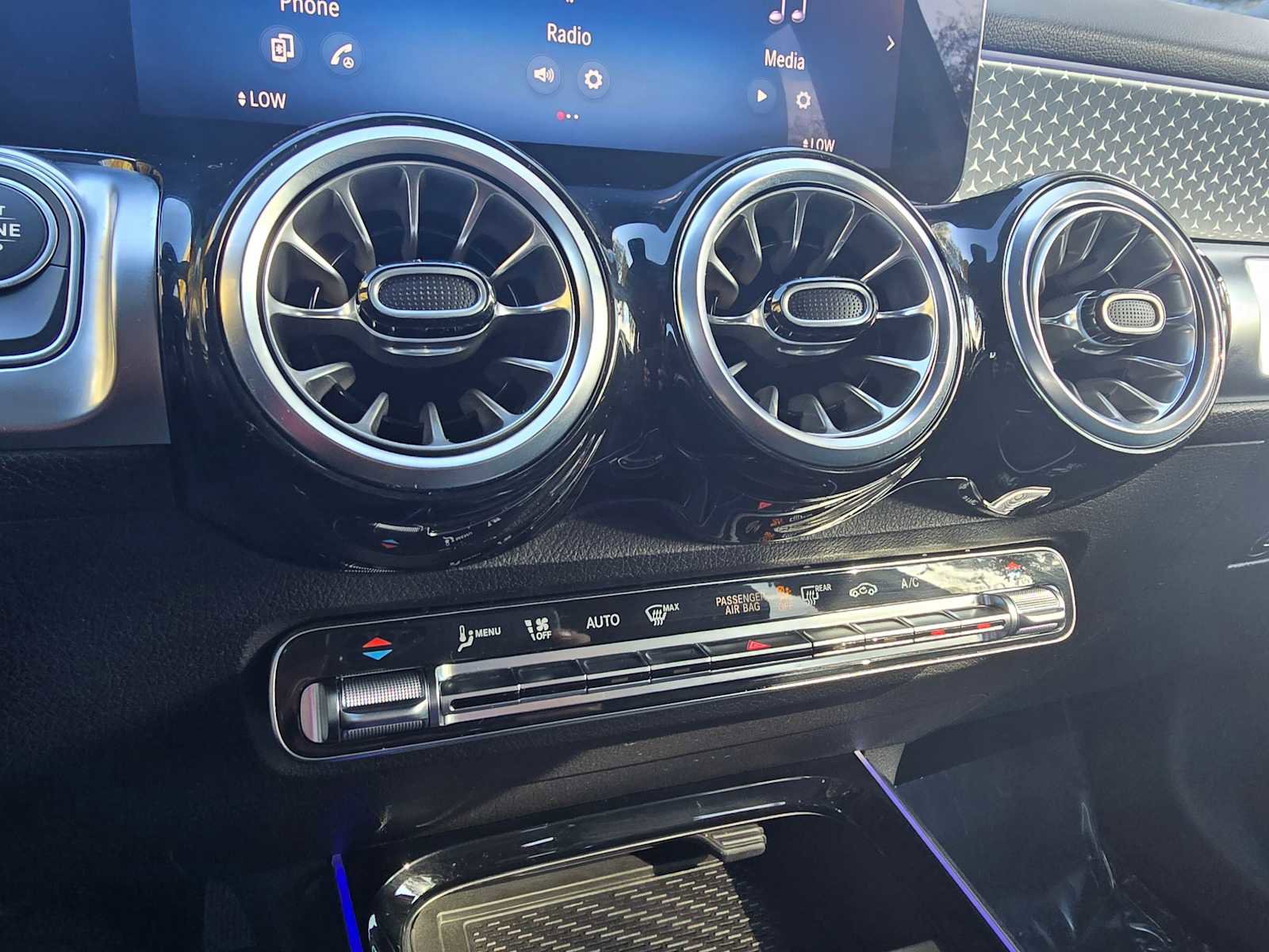 Used 2025 Mercedes-Benz GLB 250 GLB 250 image 31