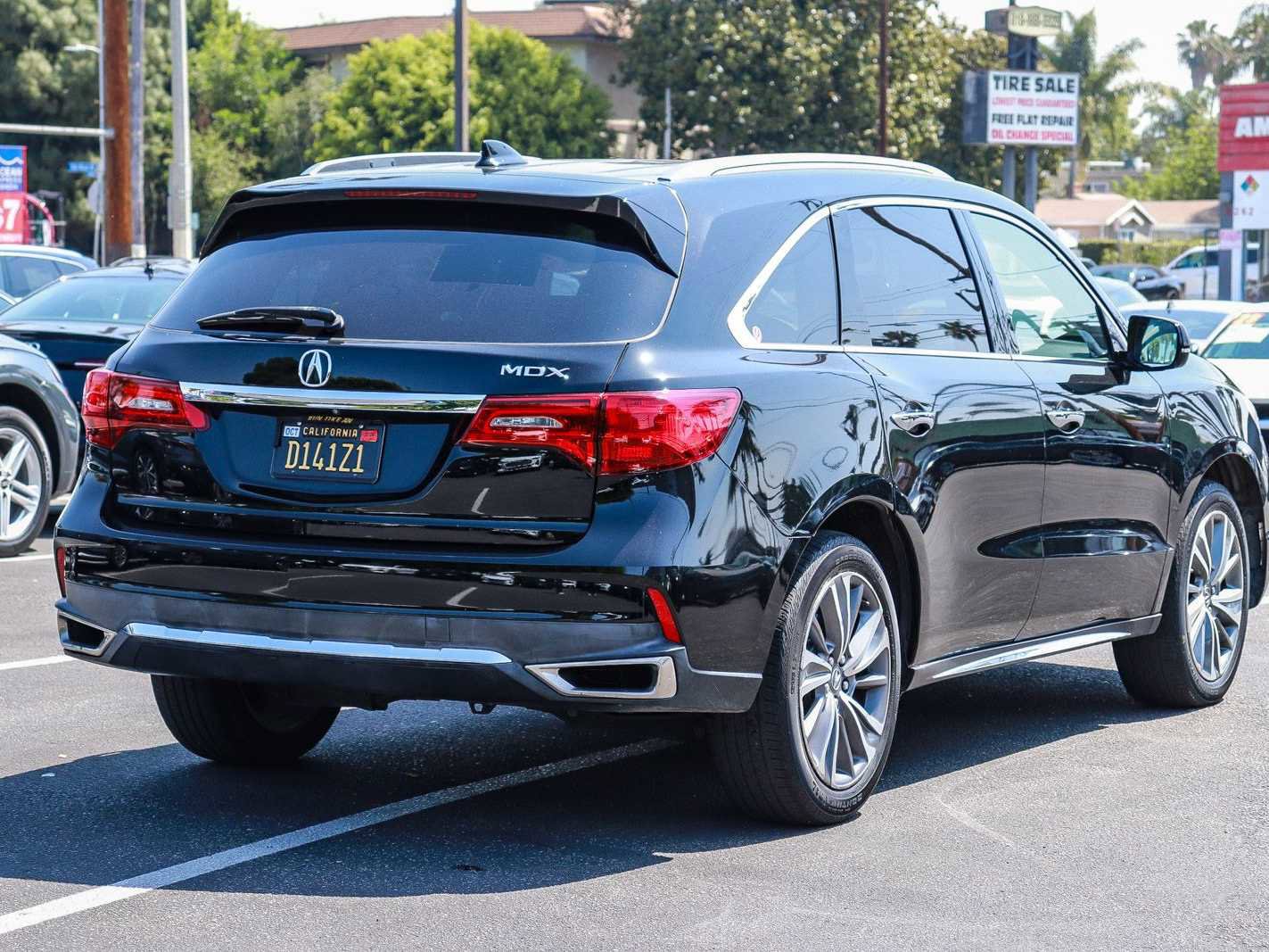 Used 2018 Acura MDX FWD w/ Tech & Entertainment image 4