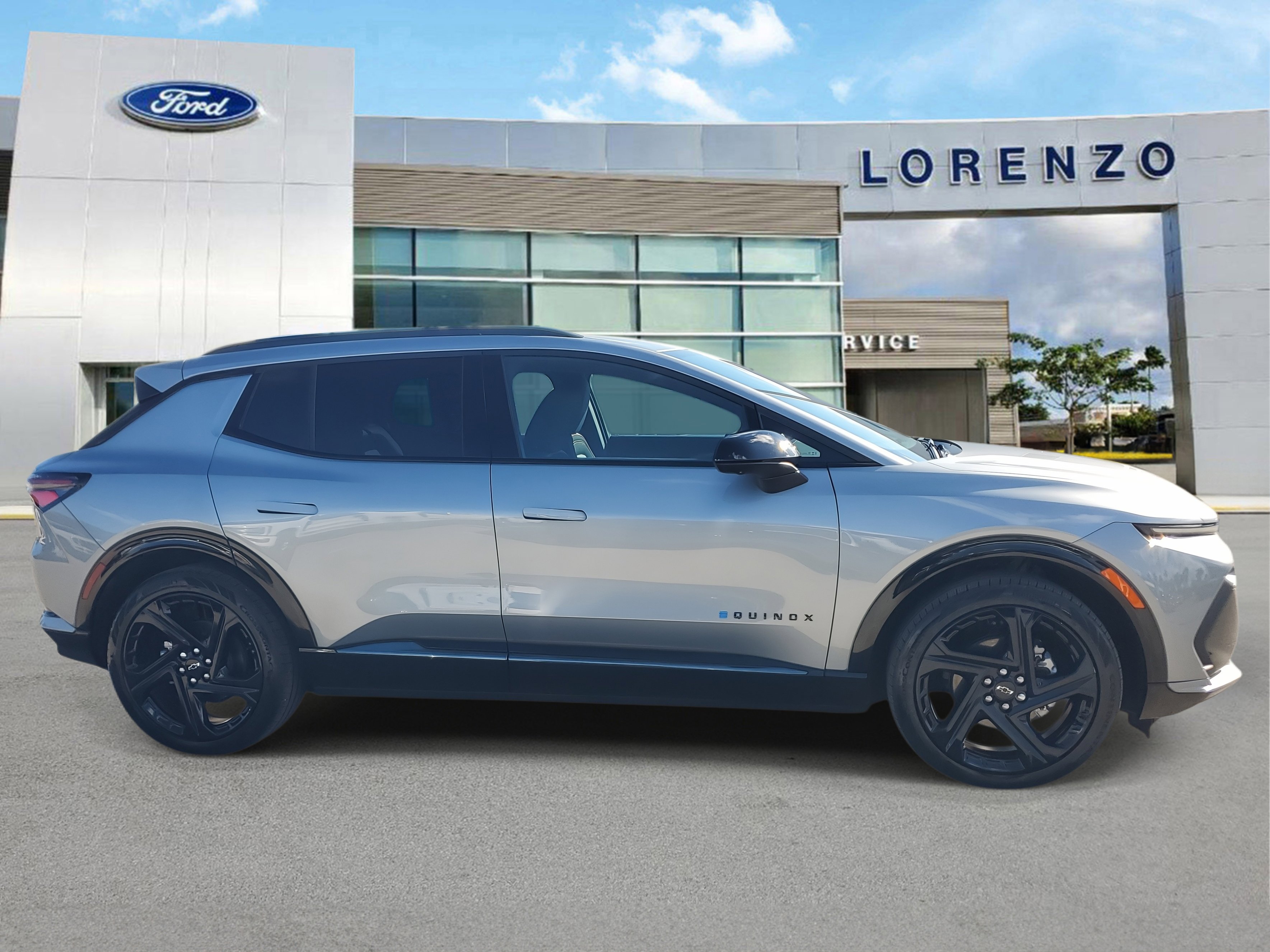 Used 2025 Chevrolet Equinox EV RS image 4