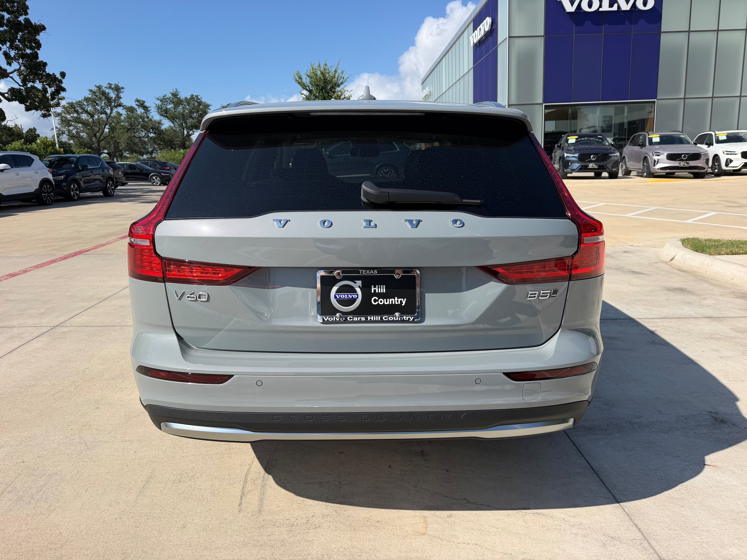 New 2026 Volvo V60 B5 Cross Country Plus w/ Climate Package AWD/4WD image 5