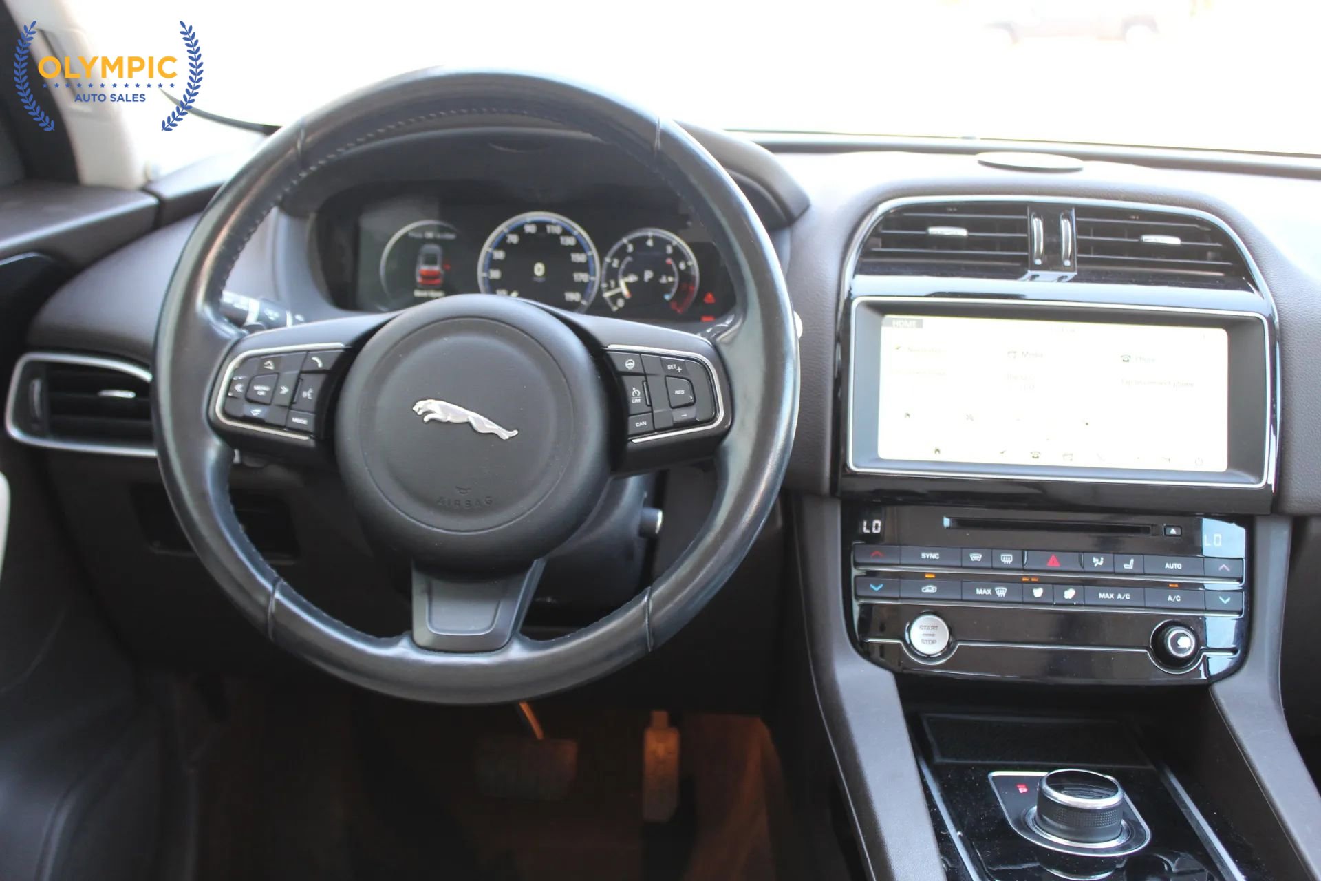 Used 2017 Jaguar F-PACE Prestige AWD/4WD image 16