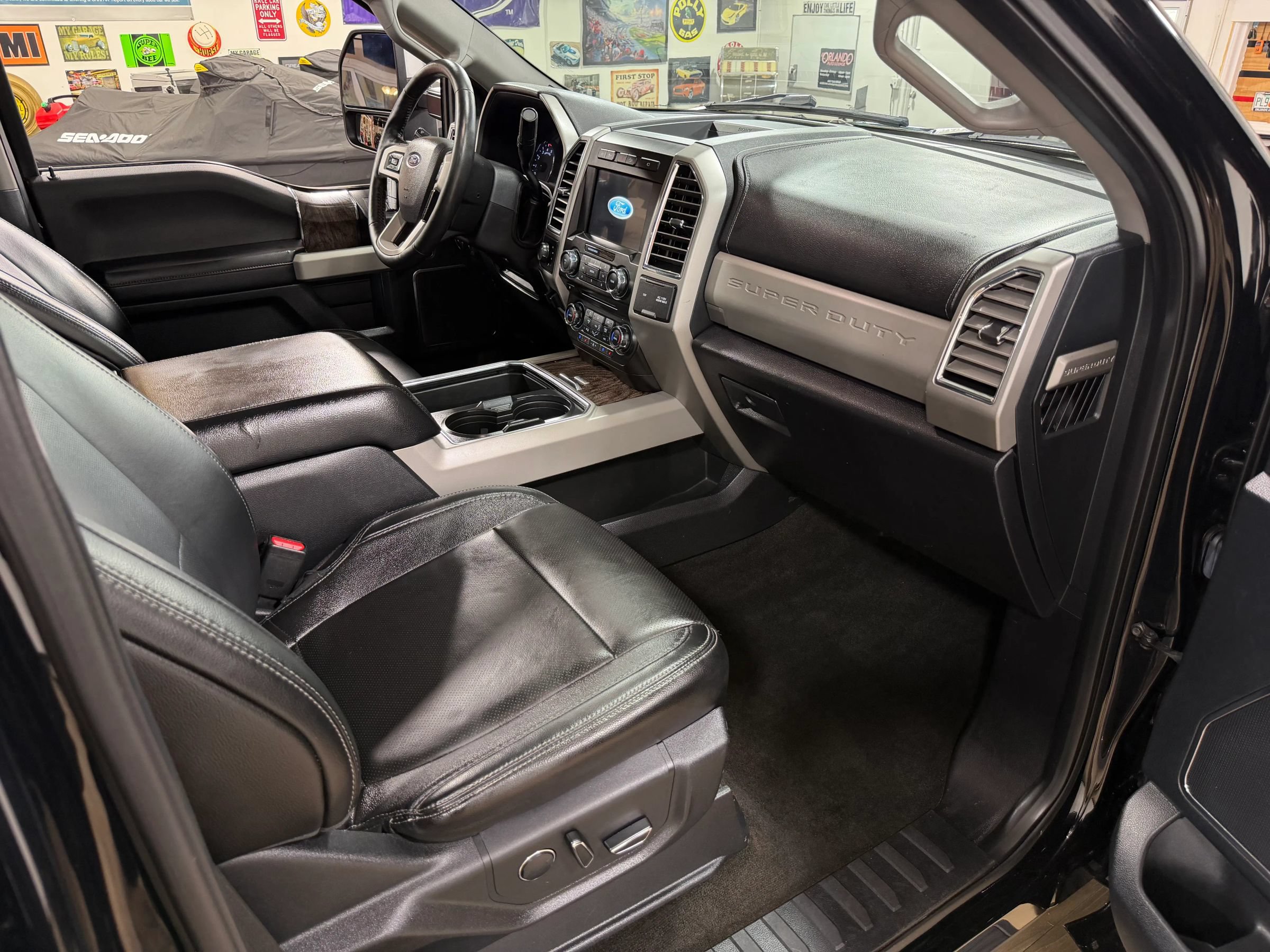 Used 2017 Ford F250 Lariat w/ Lariat Ultimate Package AWD/4WD image 21