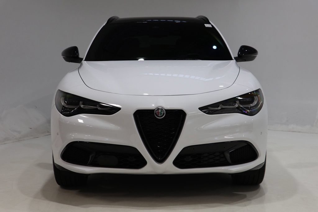 Used 2024 Alfa Romeo Stelvio Veloce AWD/4WD image 2