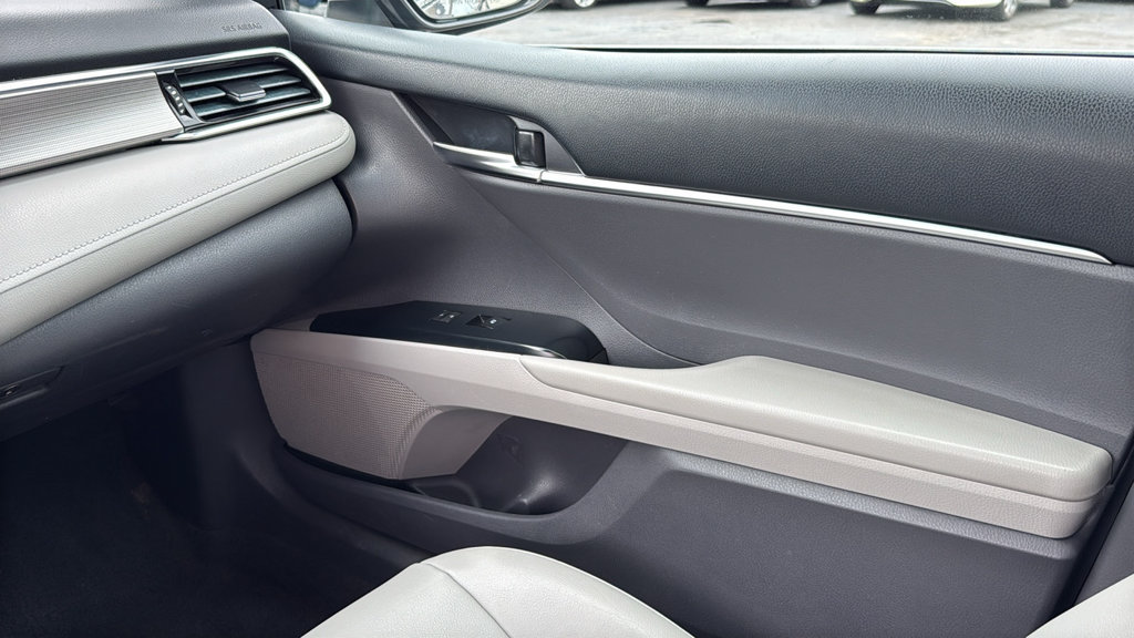 Used 2018 Toyota Camry SE w/ Moonroof Package FWD image 28