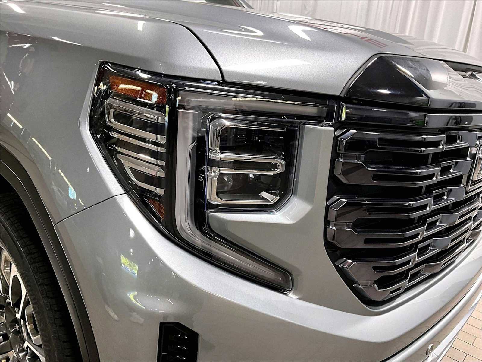 Used 2024 GMC Sierra 1500 Denali Ultimate AWD/4WD image 13