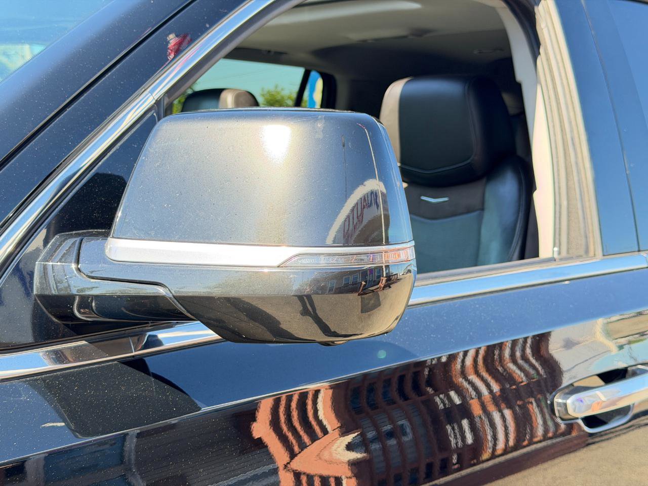 Used 2018 Cadillac Escalade Luxury AWD/4WD image 98
