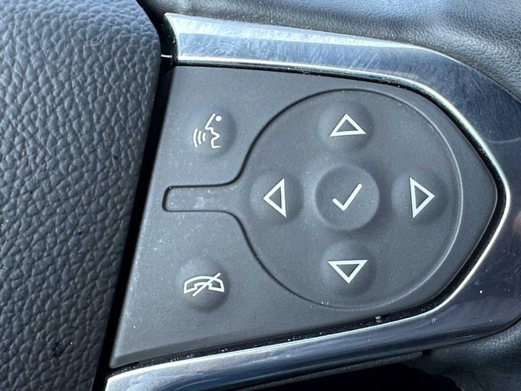 Used 2023 Chevrolet Traverse LT AWD/4WD image 19