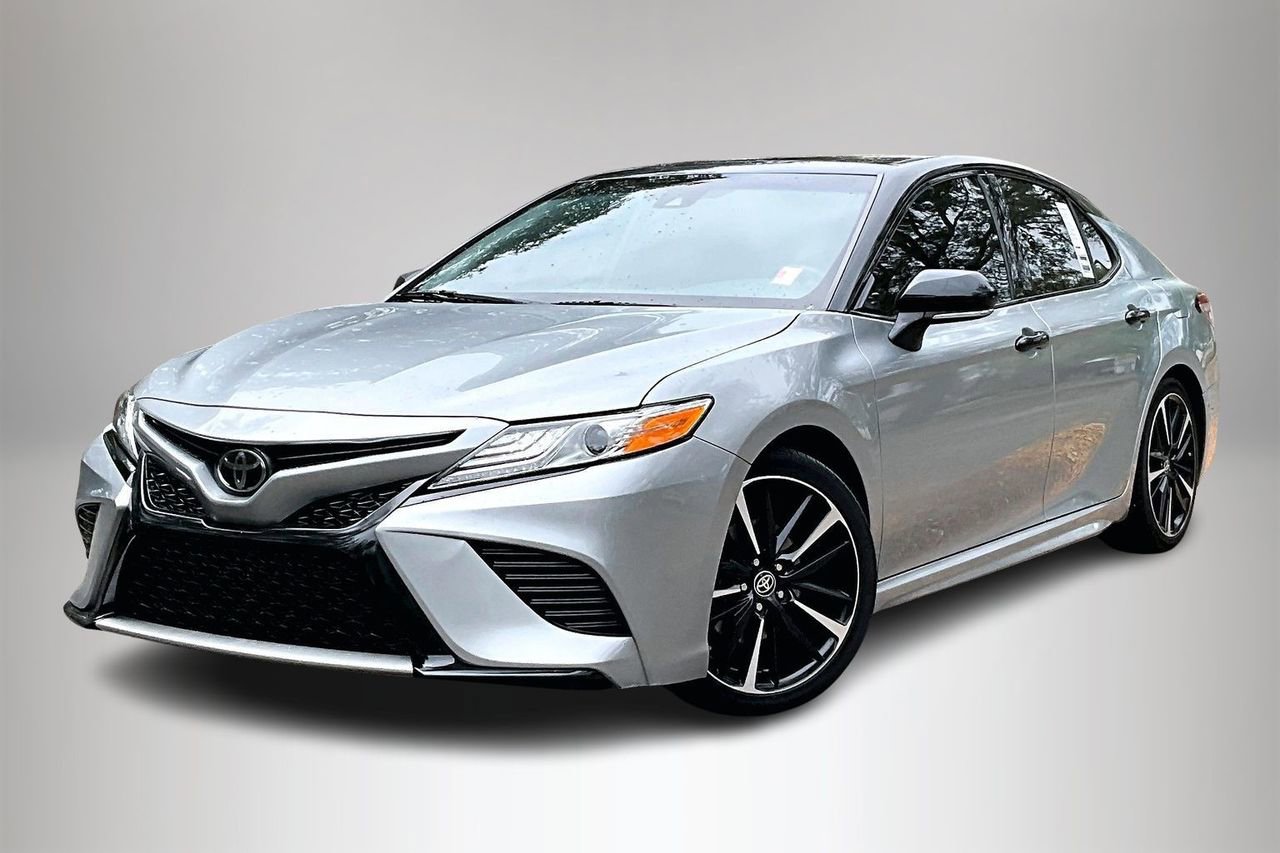 Used 2020 Toyota Camry XSE image 1
