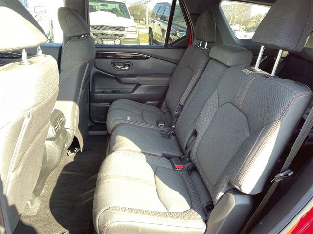 Used 2025 Honda Pilot Sport image 21