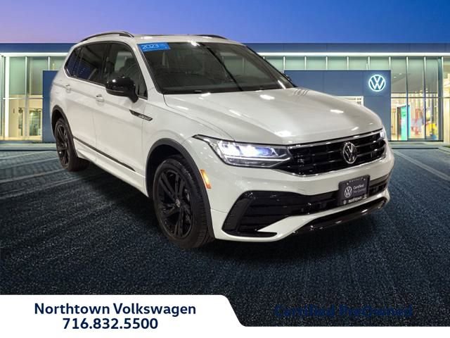 Certified 2023 Volkswagen Tiguan SE R-Line image 3