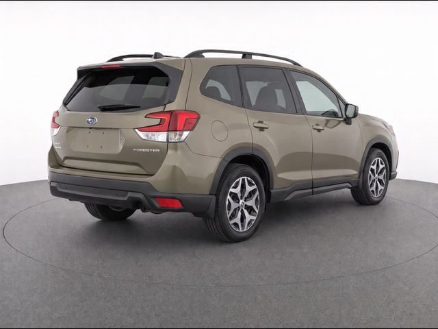 Used 2022 Subaru Forester Premium AWD/4WD image 5