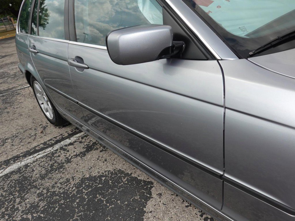 Used 2004 BMW 325i Wagon image 10