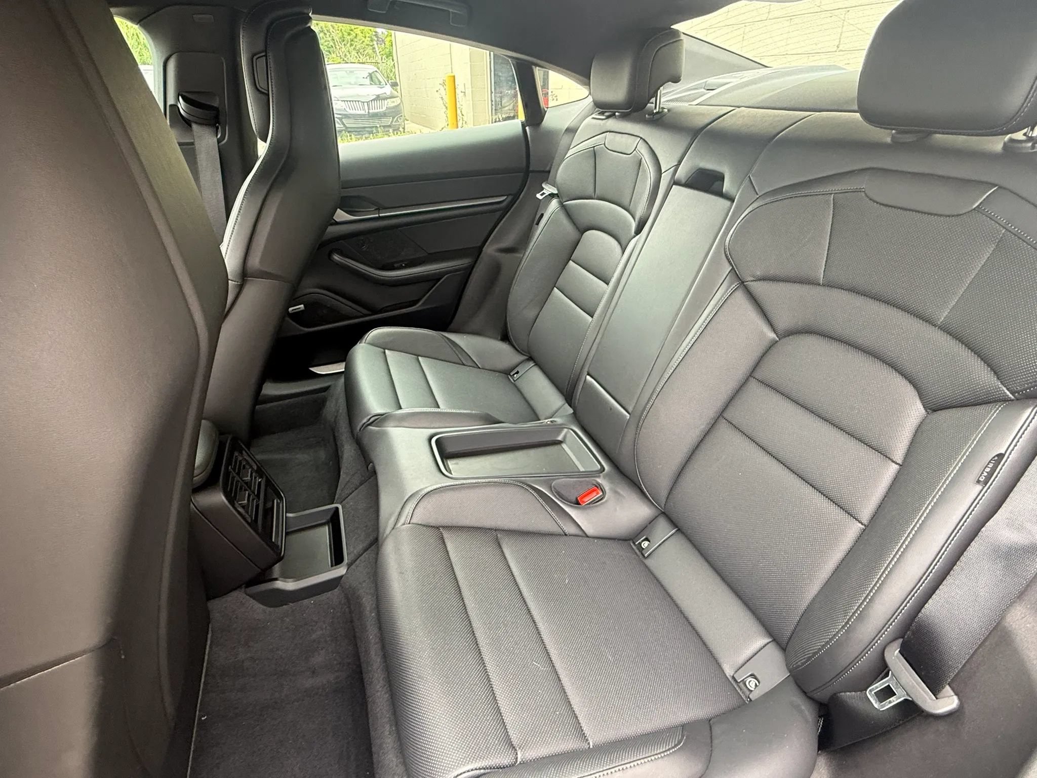 Used 2025 Porsche Taycan RWD image 31