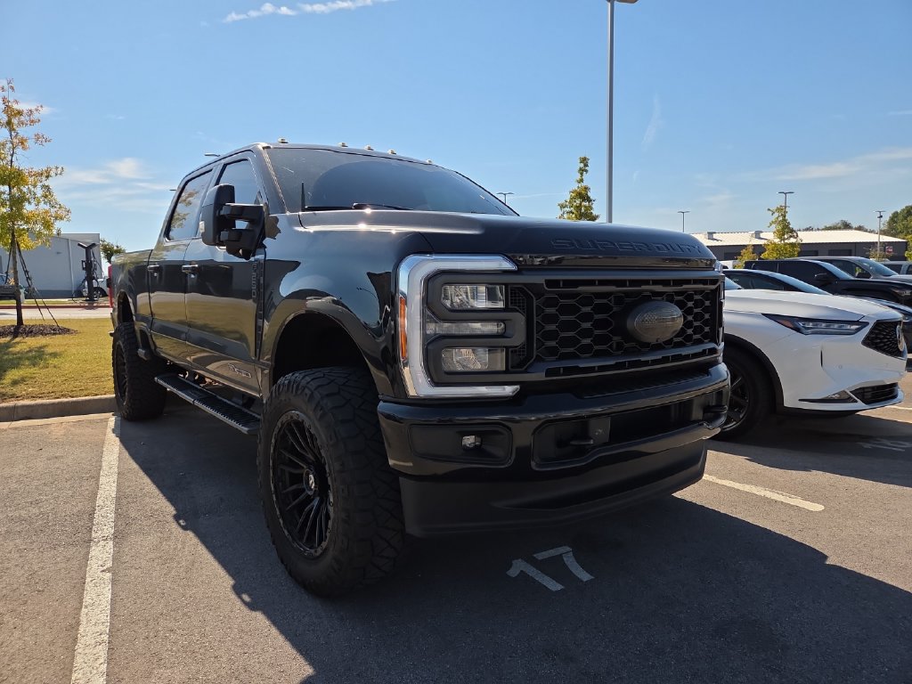 Used 2023 Ford F250 Lariat w/ Sport Appearance Package AWD/4WD image 4
