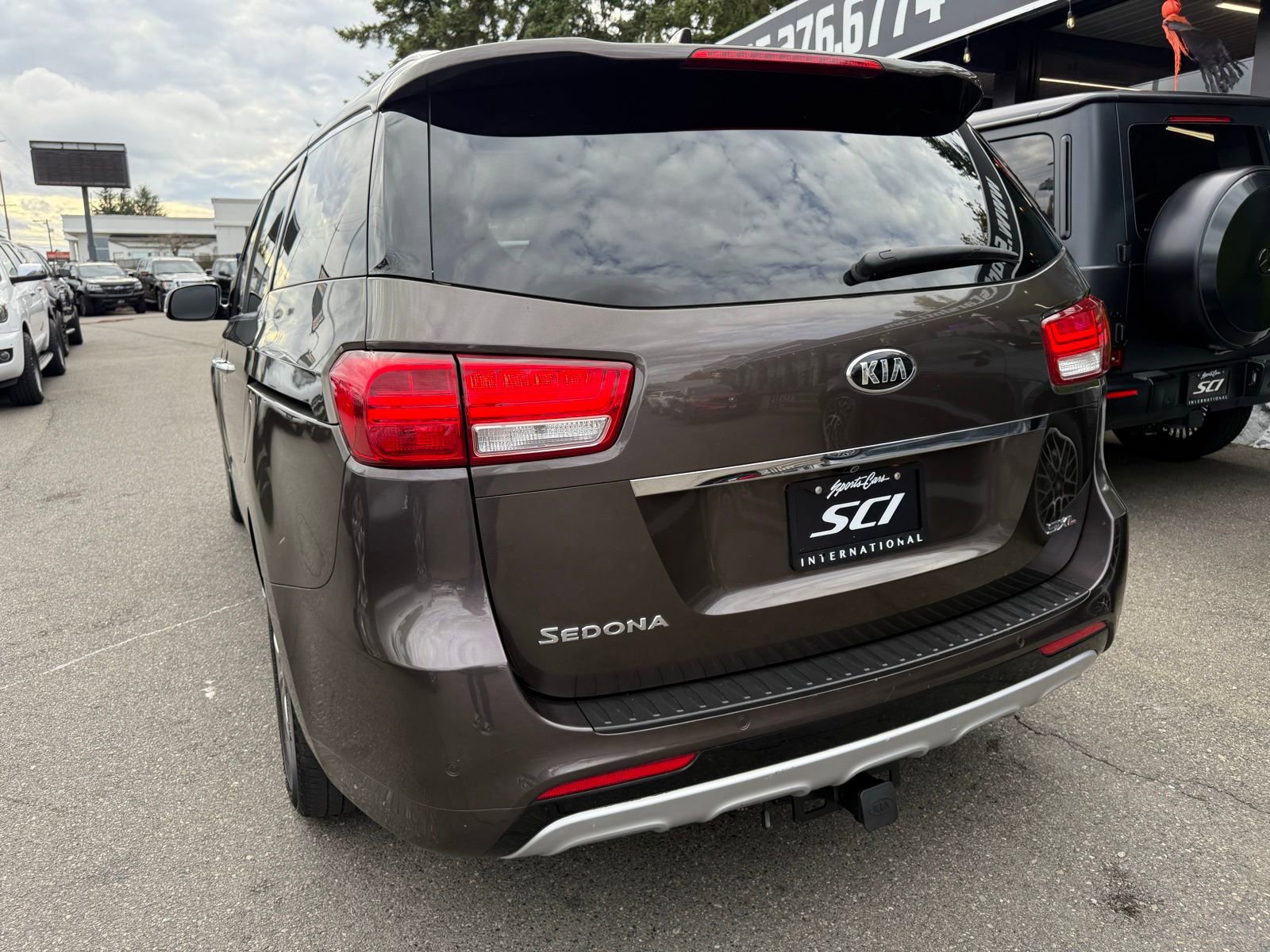 Used 2016 Kia Sedona SX Limited w/ Option Group 030 image 8