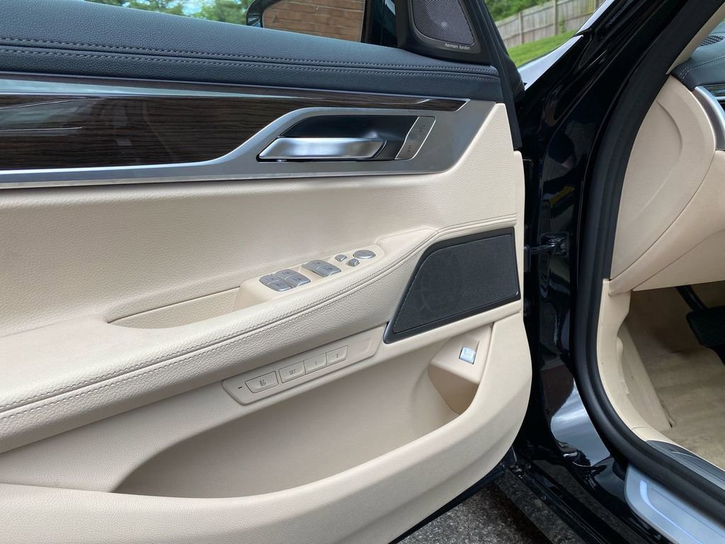 Used 2020 BMW 740i xDrive w/ Cold Weather Package image 33