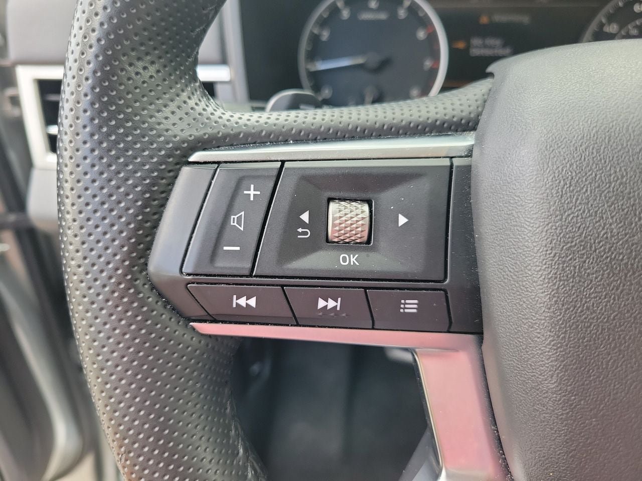 Used 2025 Mitsubishi Outlander SE FWD image 19