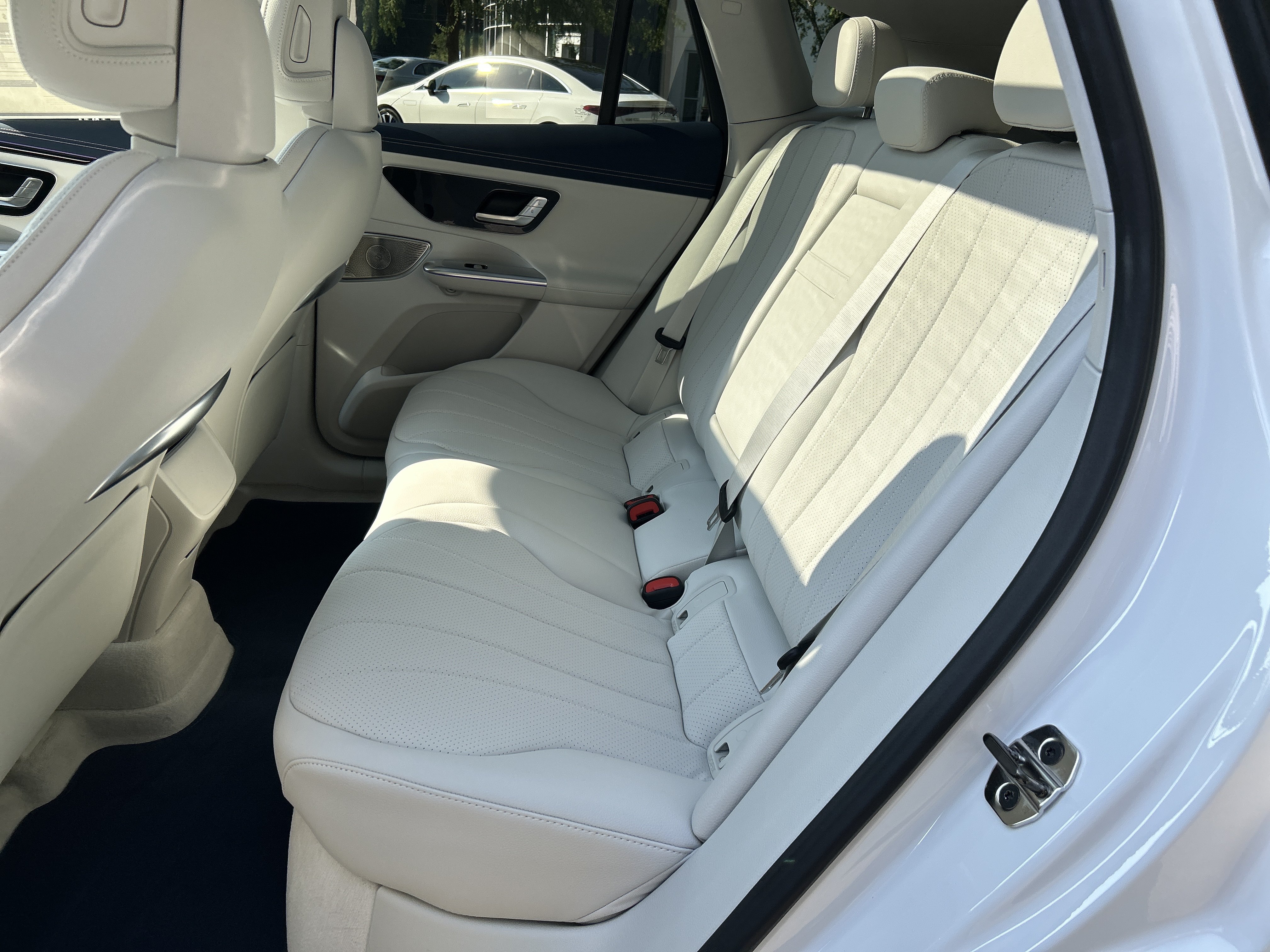 New 2026 Mercedes-Benz EQE 320 4MATIC SUV image 35