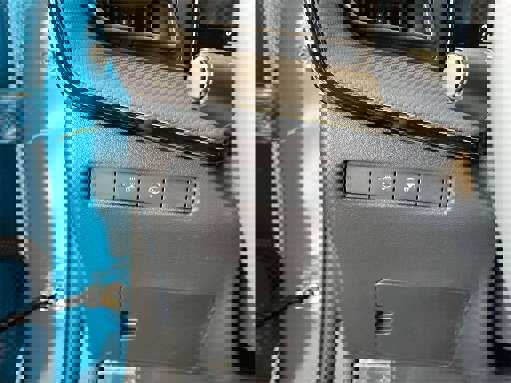 New 2026 Nissan Kicks SR w/ SR Premium Package image 50