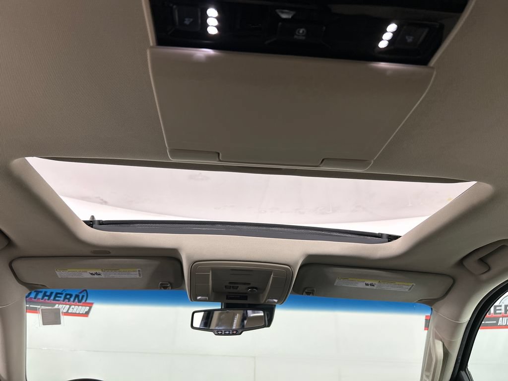 Used 2018 Chevrolet Tahoe Premier AWD/4WD image 19