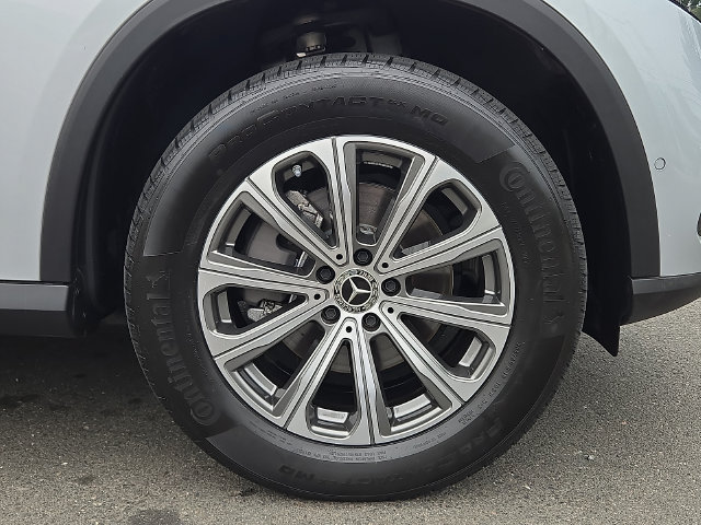 Used 2024 Mercedes-Benz GLC 300 4MATIC w/ Advanced USB Package image 8