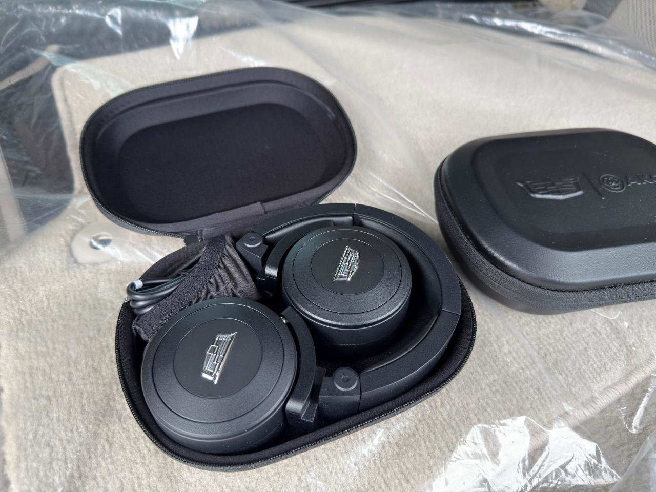 Used 2023 Cadillac Escalade Sport Platinum w/ LPO, ONYX Package AWD/4WD image 43