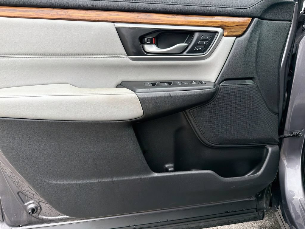 Used 2018 Honda CR-V Touring image 22