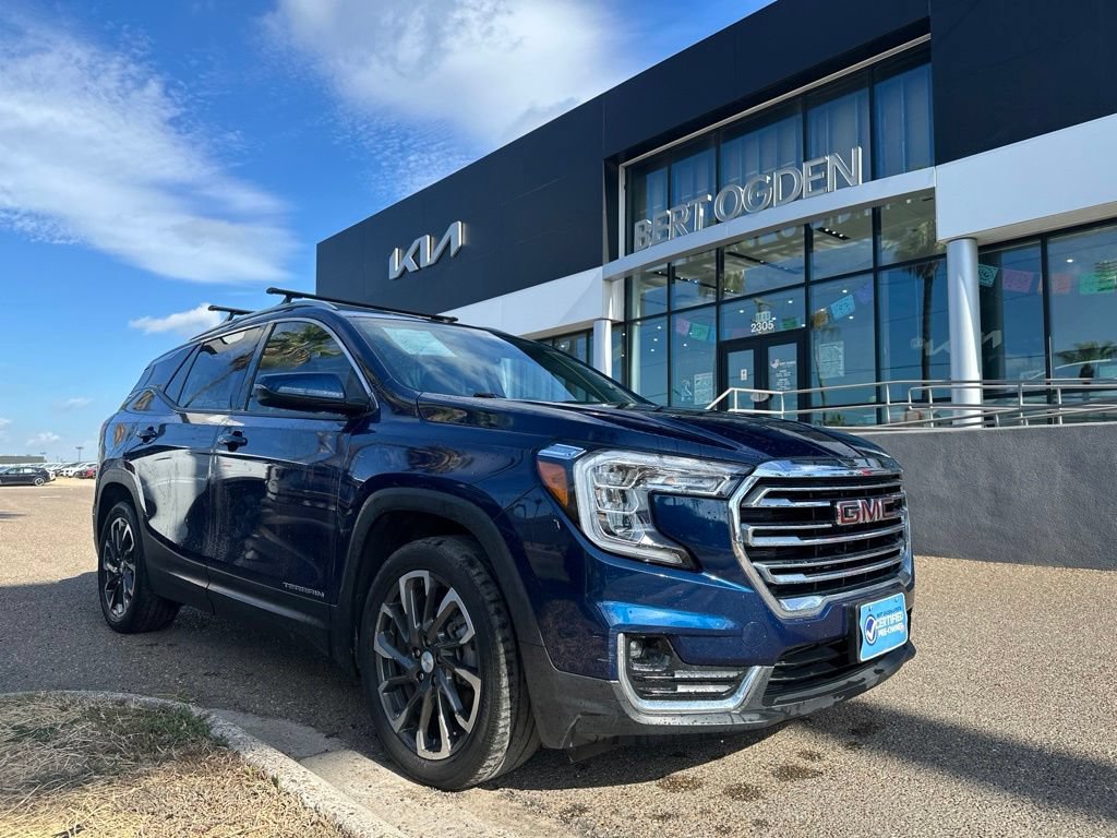 Used 2022 GMC Terrain SLT w/ Infotainment Package II FWD image 1