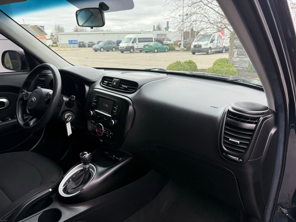 Used 2017 Kia Soul + image 21