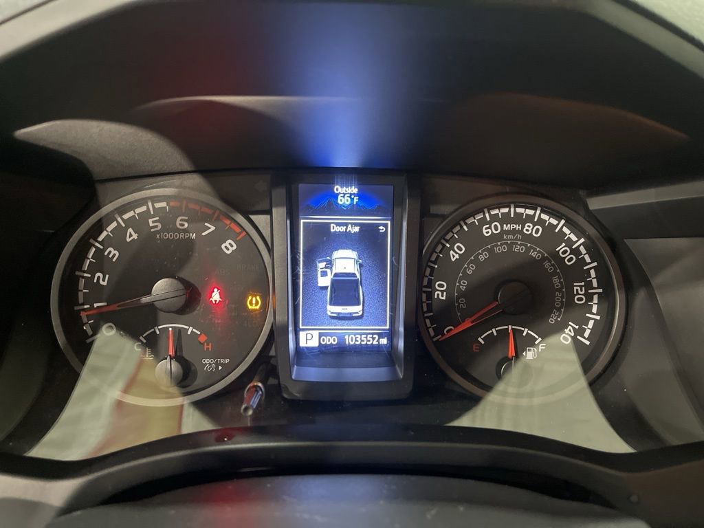 Used 2022 Toyota Tacoma SR w/ SR Convenience Package RWD image 17