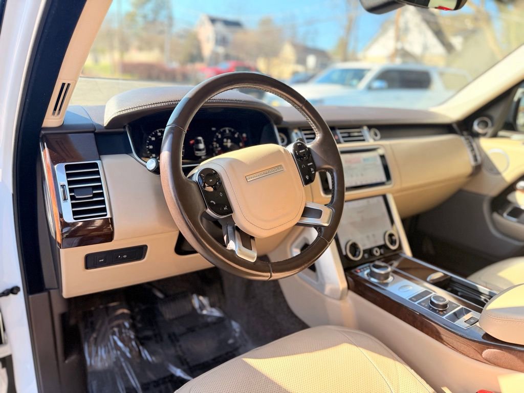 Used 2018 Land Rover Range Rover HSE image 9