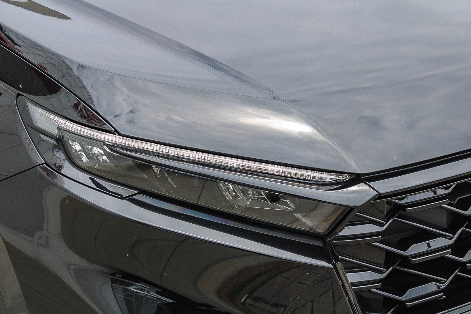 Used 2024 Honda CR-V Sport Touring image 5