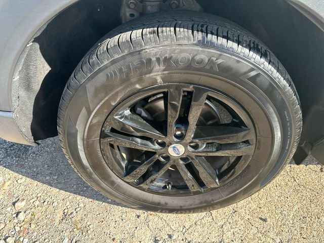 Used 2020 Ford Explorer XLT w/ Equipment Group 202A AWD/4WD image 54