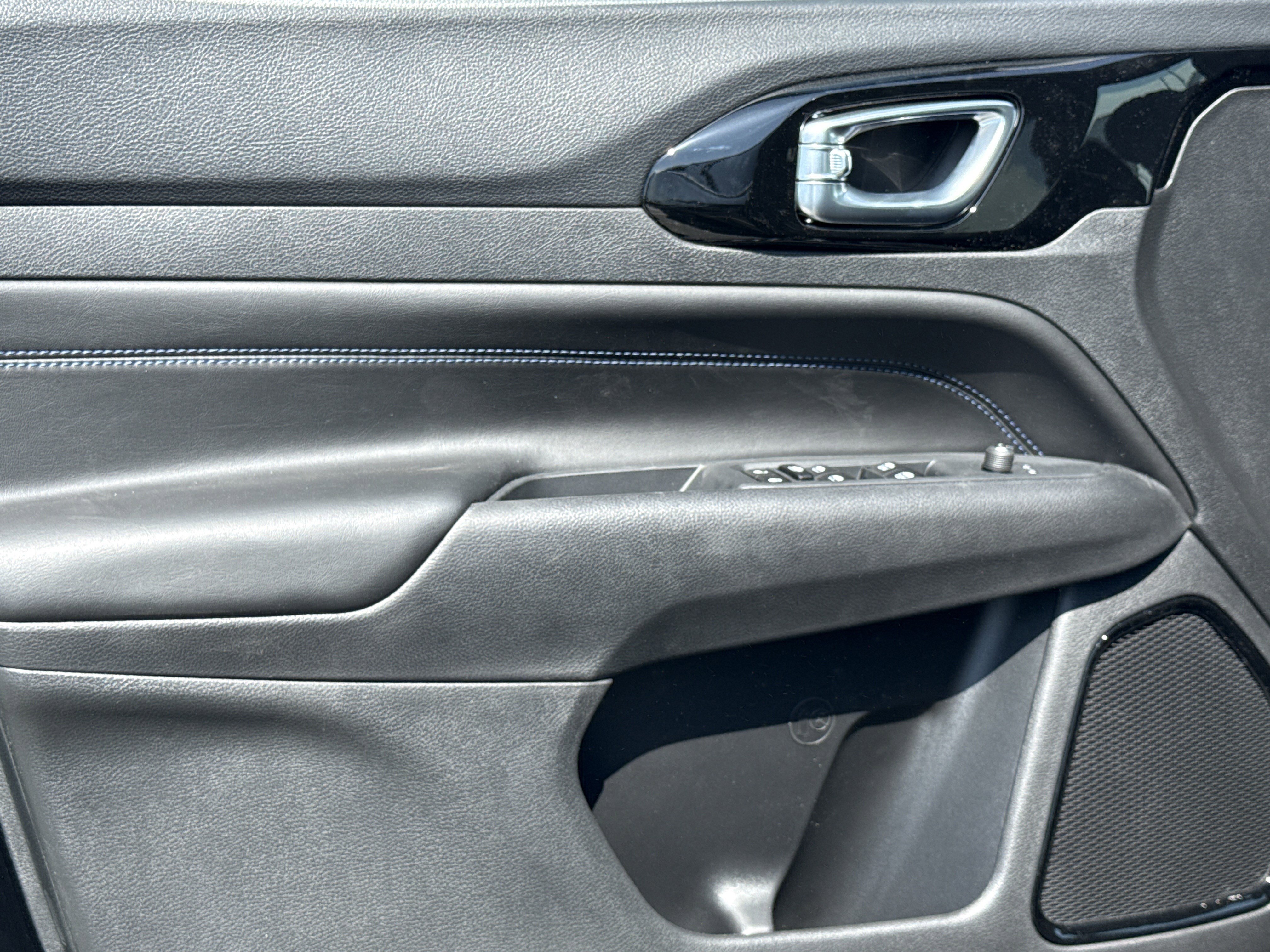 New 2026 Jeep Compass Latitude image 12