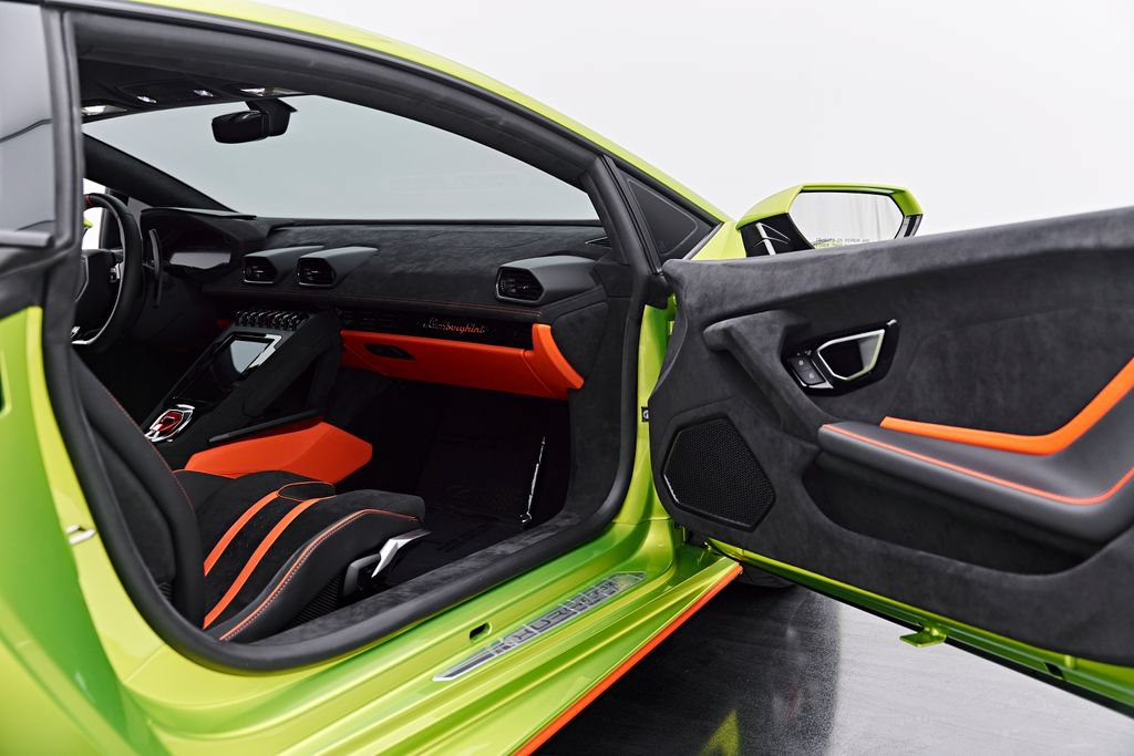 Used 2023 Lamborghini Huracan Tecnica RWD image 40