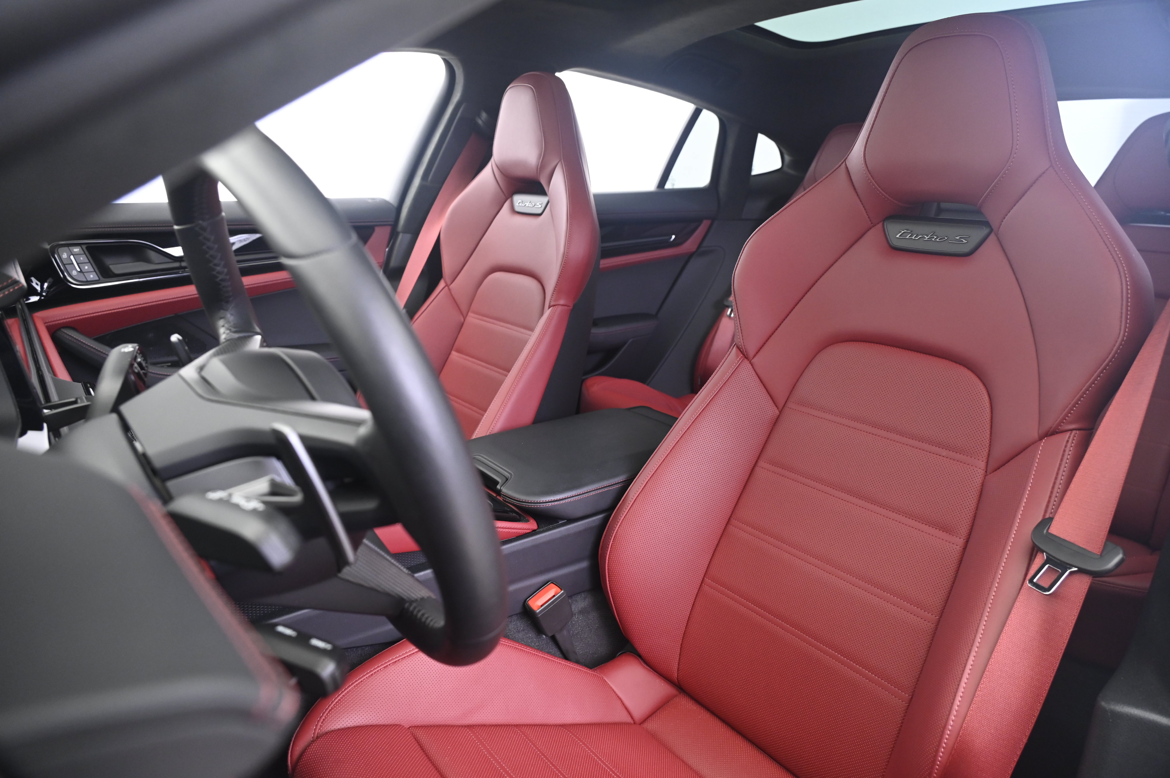 Certified 2026 Porsche Panamera Turbo S AWD/4WD image 5