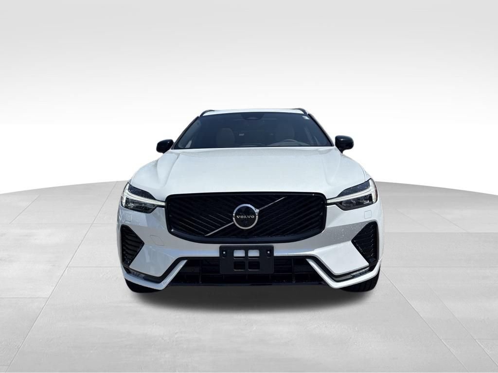 New 2026 Volvo XC60 B5 Plus w/ Protection Package Premier AWD/4WD image 8