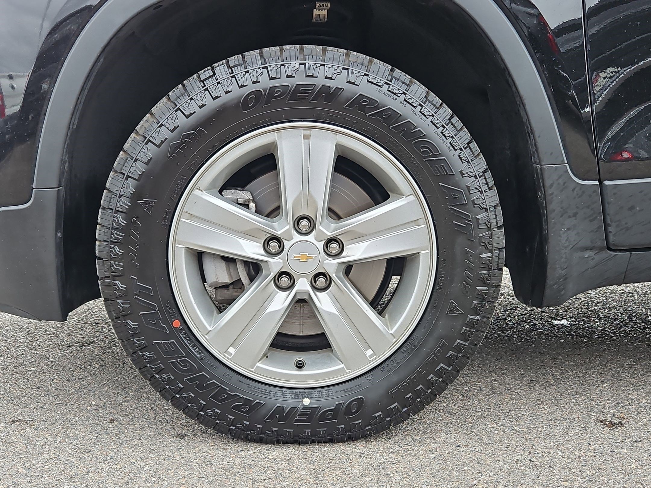 Used 2022 Chevrolet Trax LS w/ Tint and Cruise Package image 11