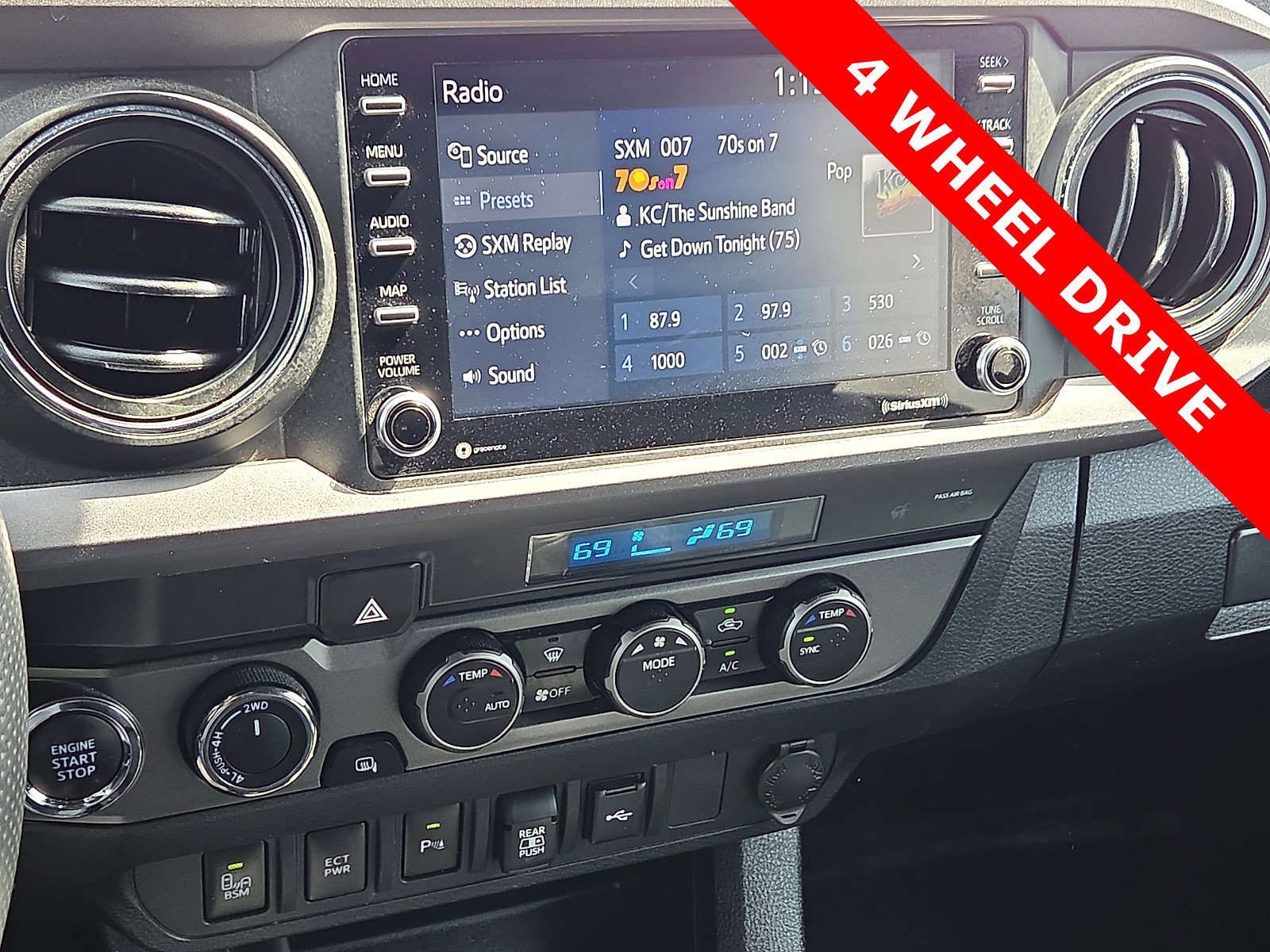 Used 2023 Toyota Tacoma TRD Sport w/ Advanced Technology Package AWD/4WD image 16