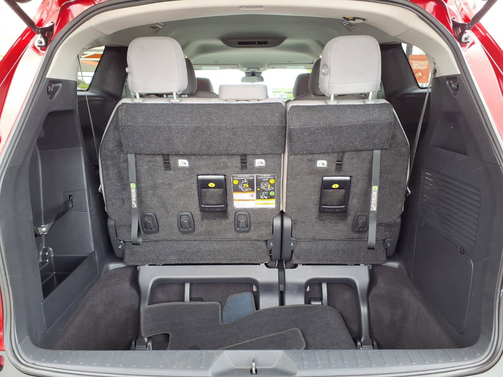 Certified 2025 Toyota Sienna LE FWD image 7