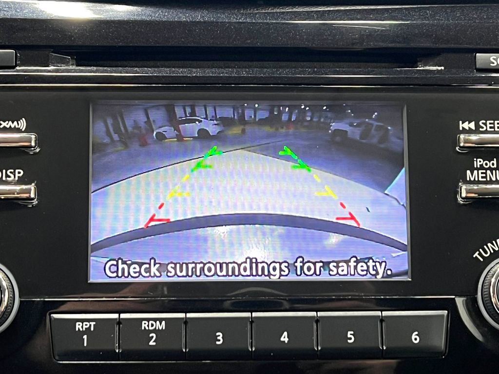 Used 2017 Nissan Rogue SV image 11