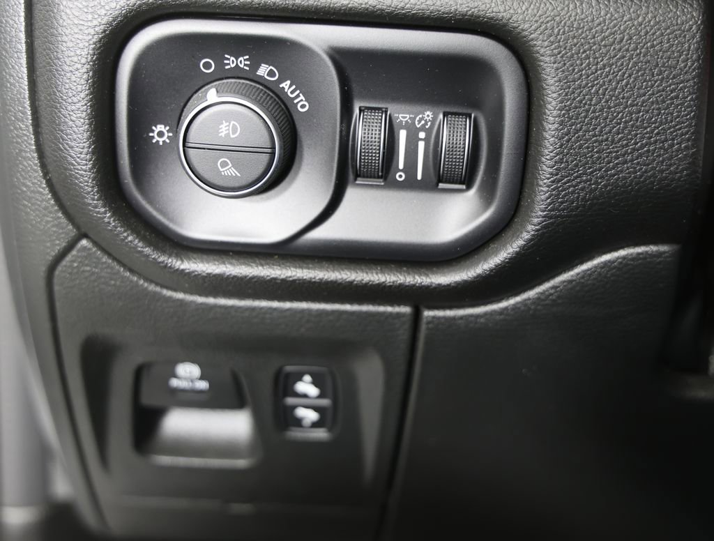 Used 2023 RAM 1500 Laramie image 11